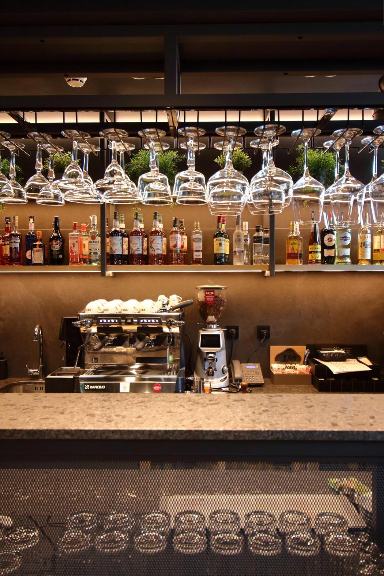 סופוט Umi Hotel מראה חיצוני תמונה