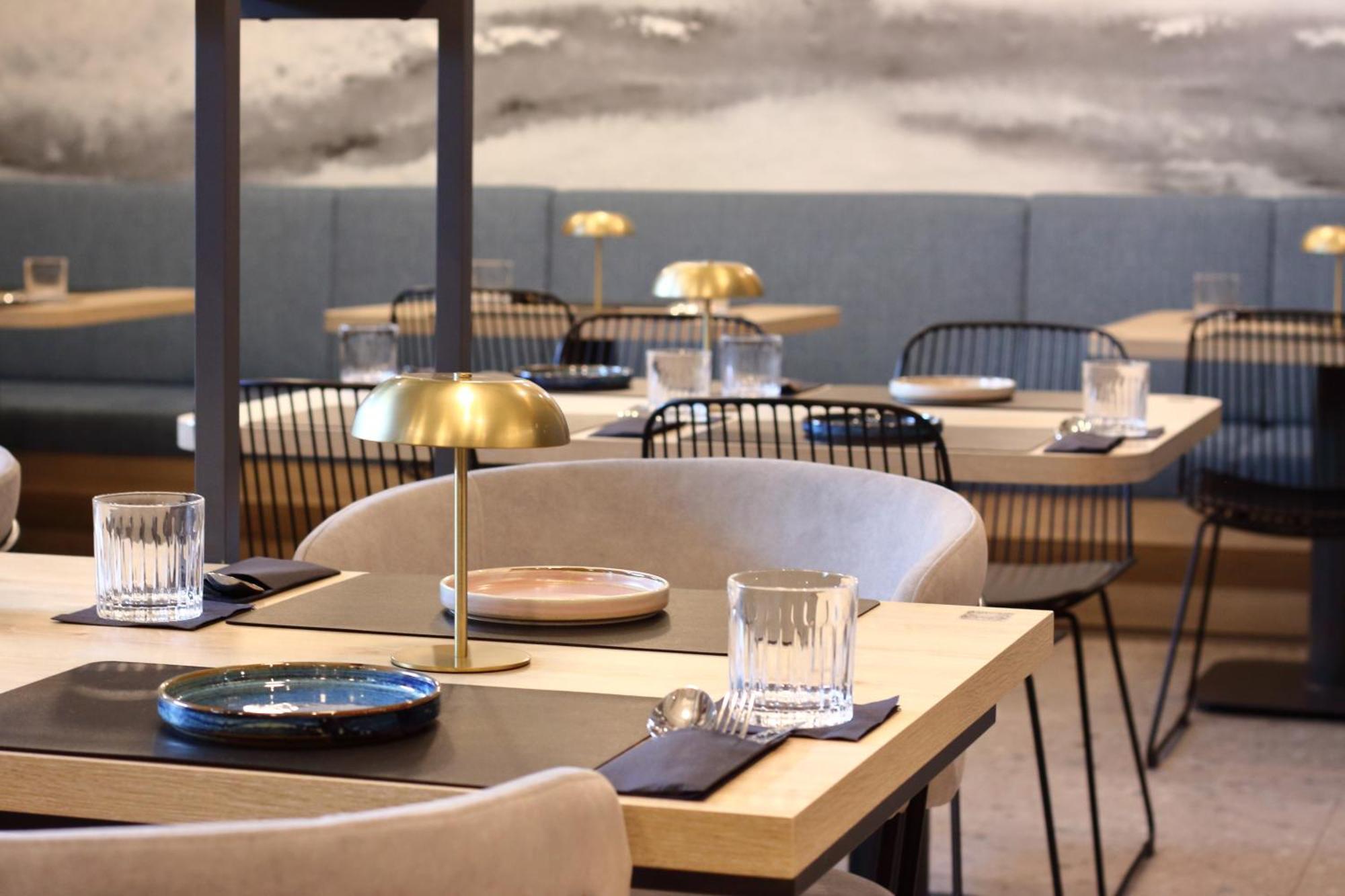 סופוט Umi Hotel מראה חיצוני תמונה